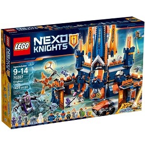 Additional product catalog view highlighting the features of the LEGO Nexo Knights 70357 Knighton Castle. 